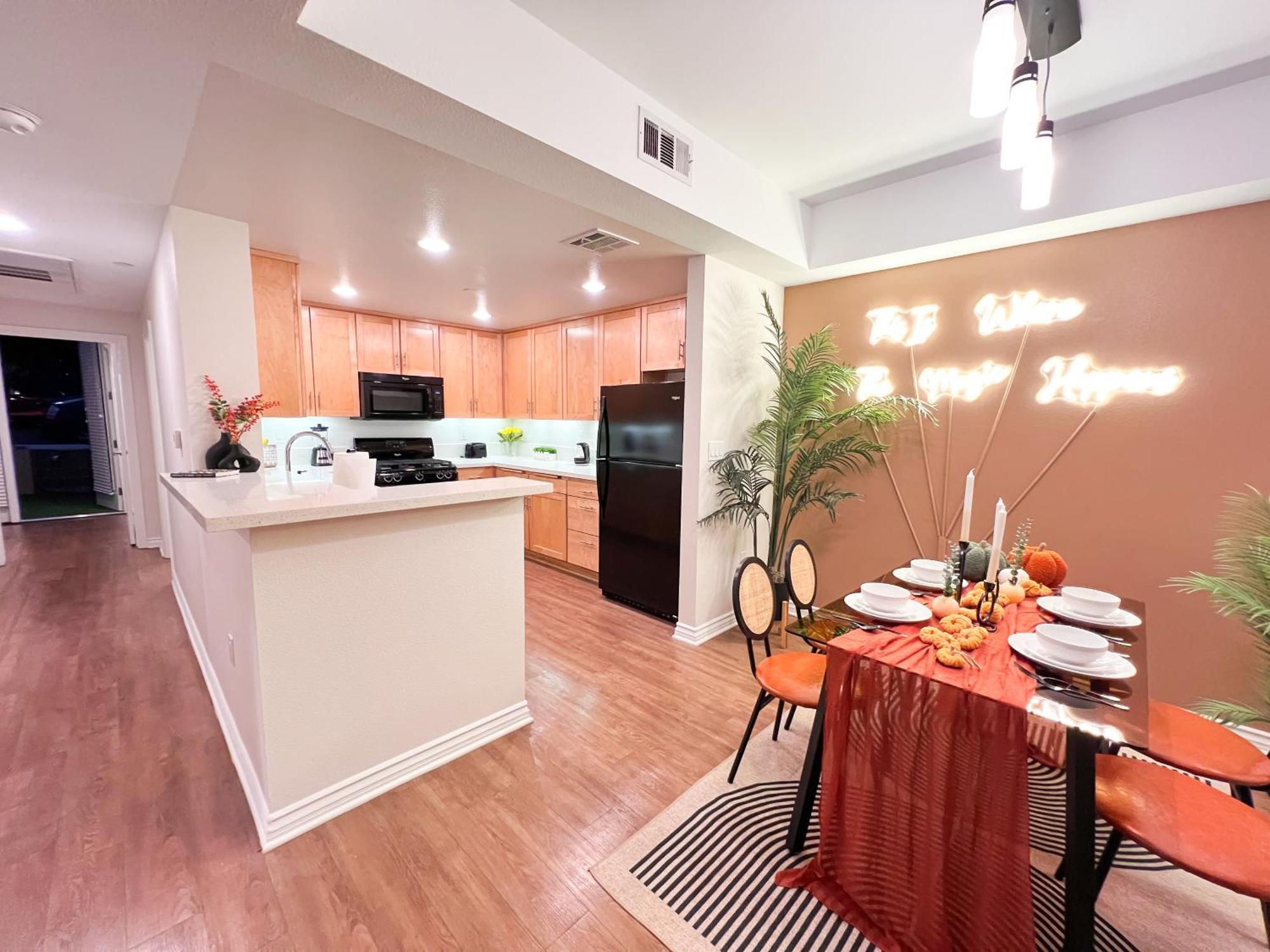 Apartamento Beautiful 2 Bd 3 Beds In Heart Of Encino 105 Los Ángeles