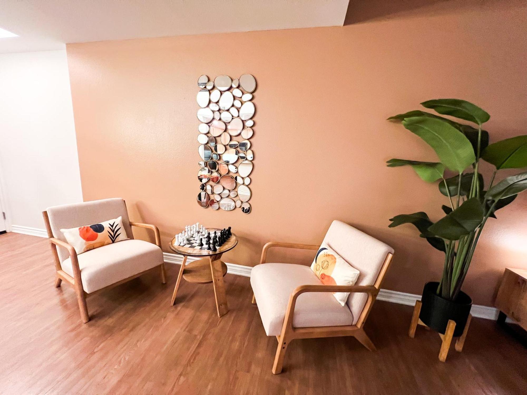 Beautiful 2 Bd 3 Beds In Heart Of Encino 105 *