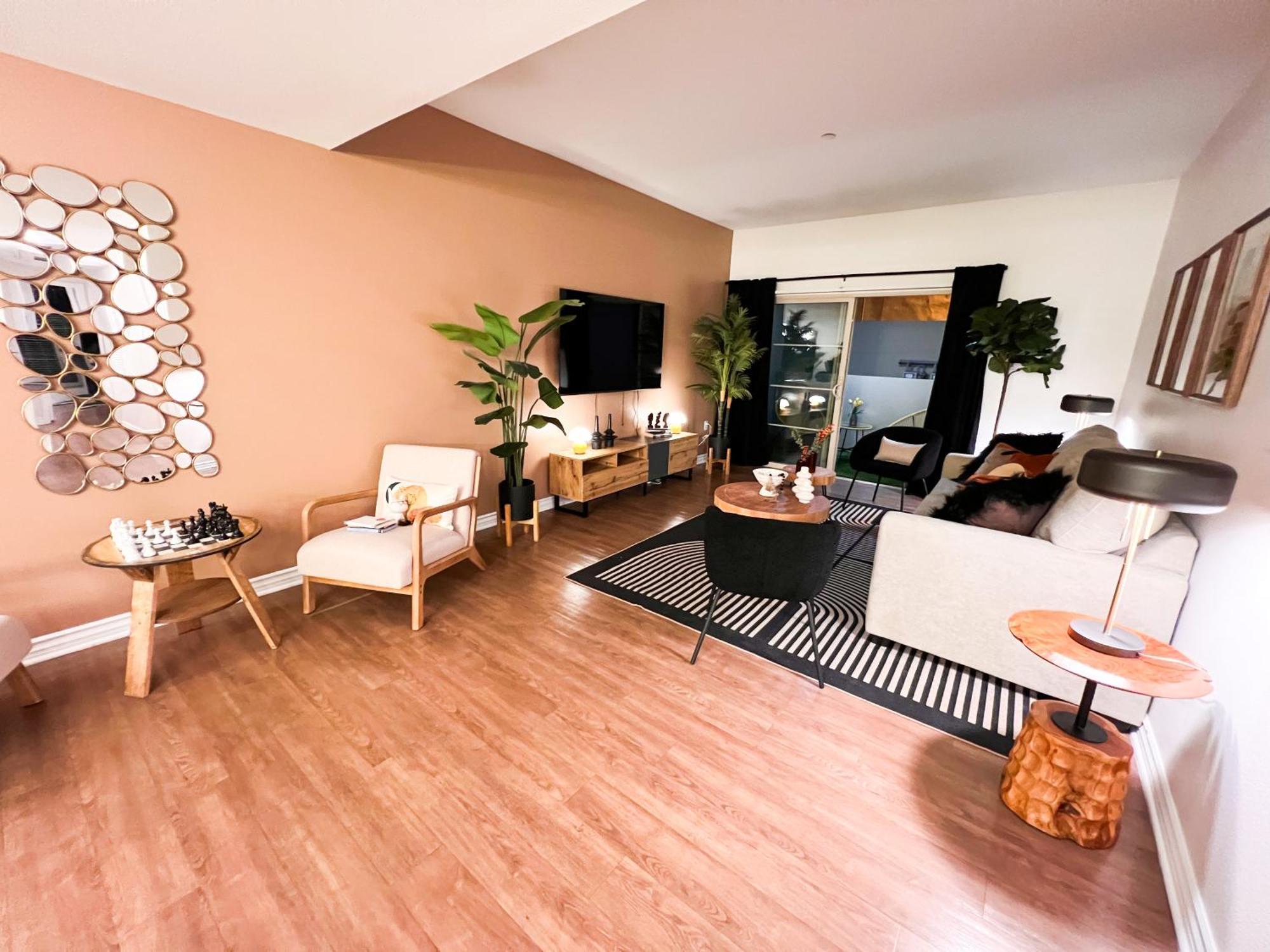 Beautiful 2 Bd 3 Beds In Heart Of Encino 105 Apartamento