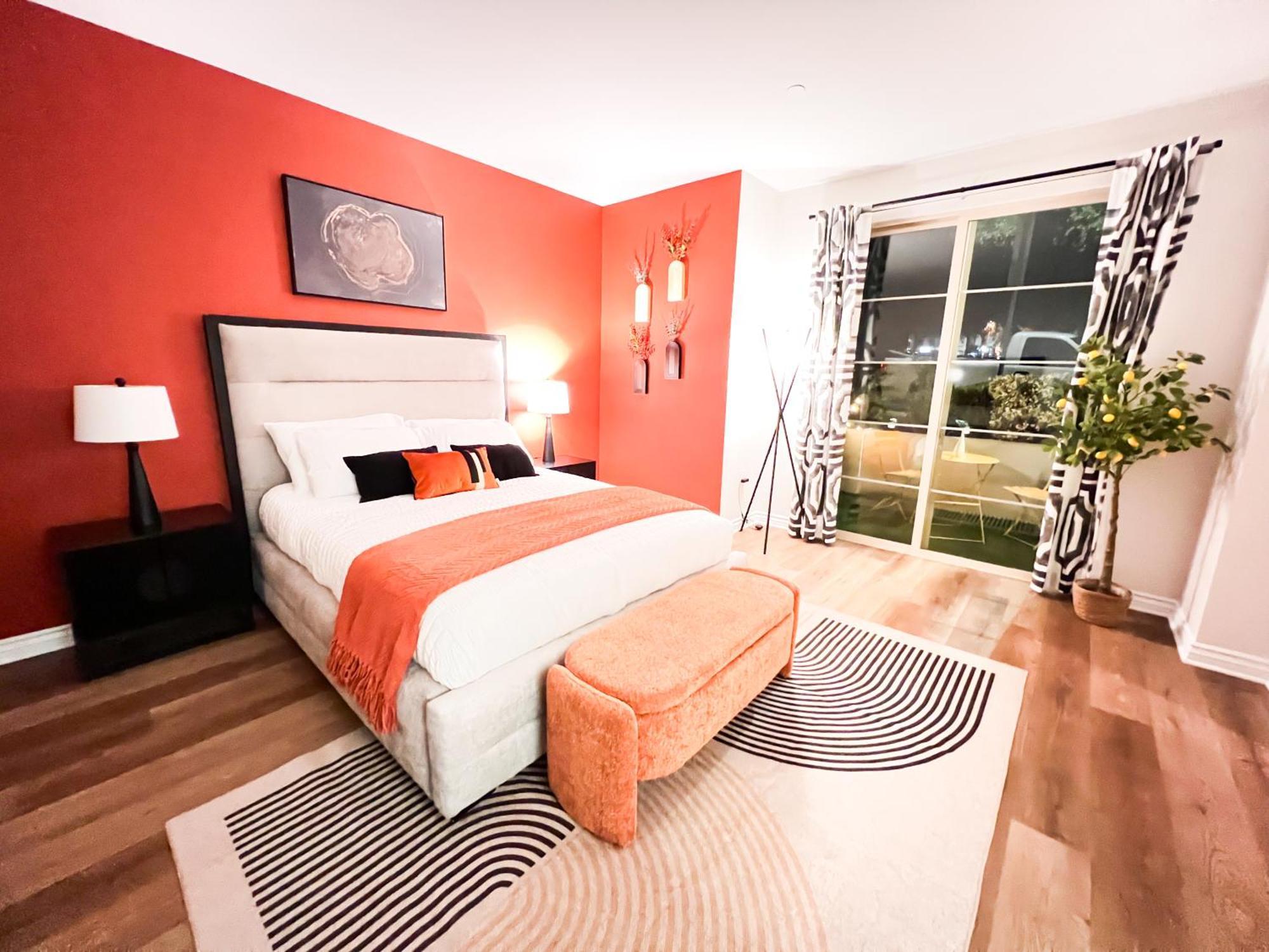 Beautiful 2 Bd 3 Beds In Heart Of Encino 105 Apartamento