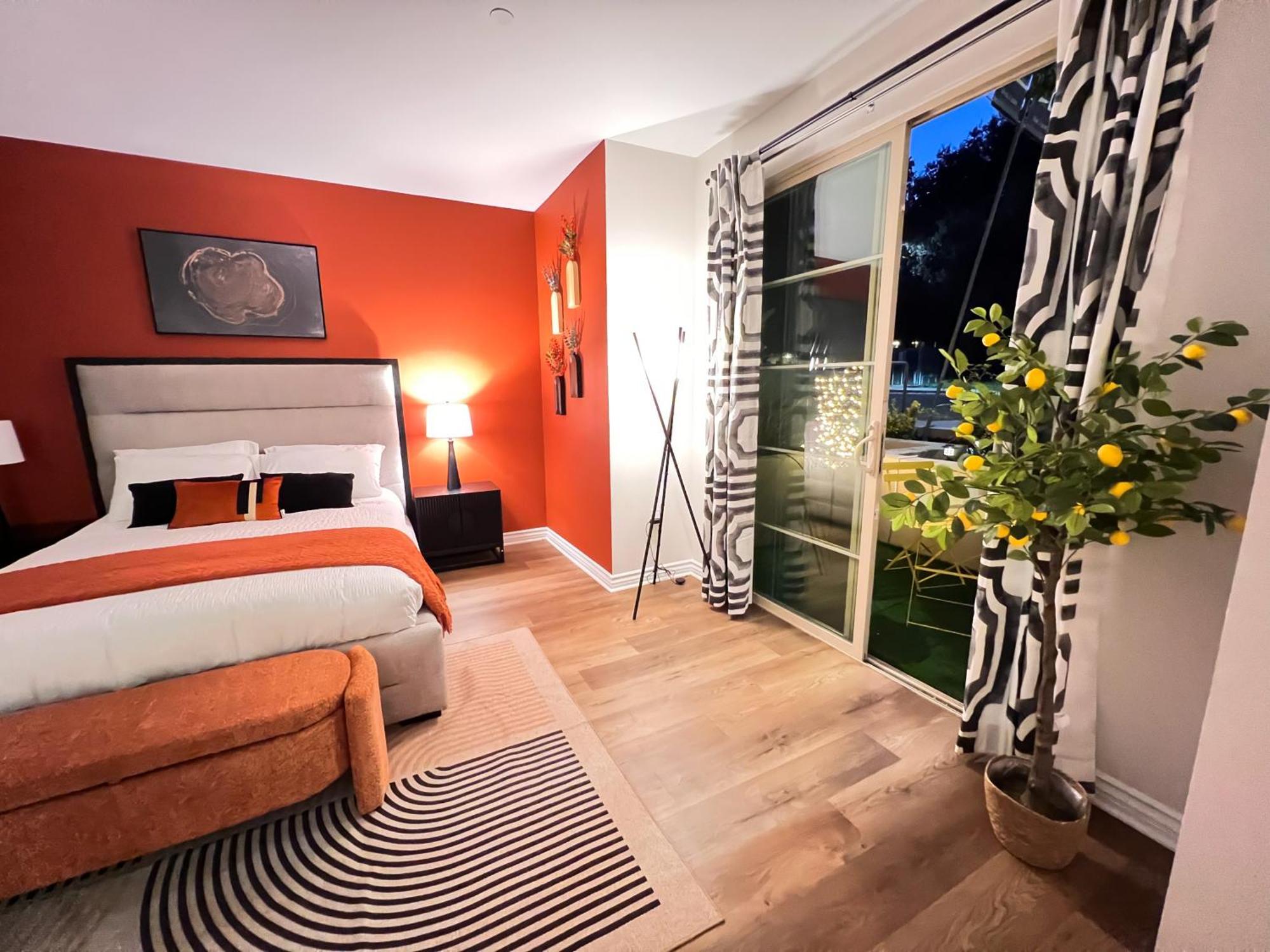 Beautiful 2 Bd 3 Beds In Heart Of Encino 105 * Los Ángeles