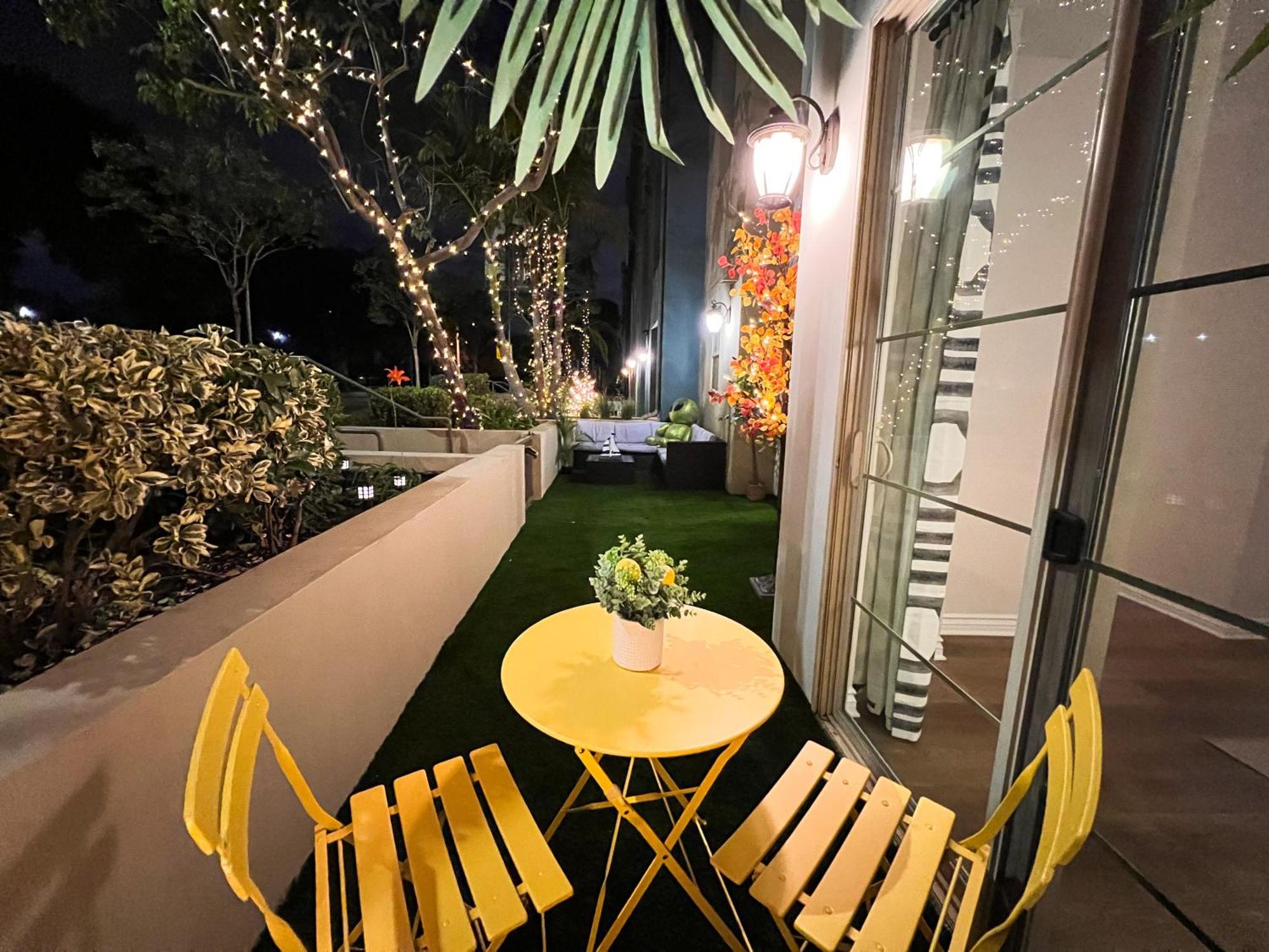 Beautiful 2 Bd 3 Beds In Heart Of Encino 105 *