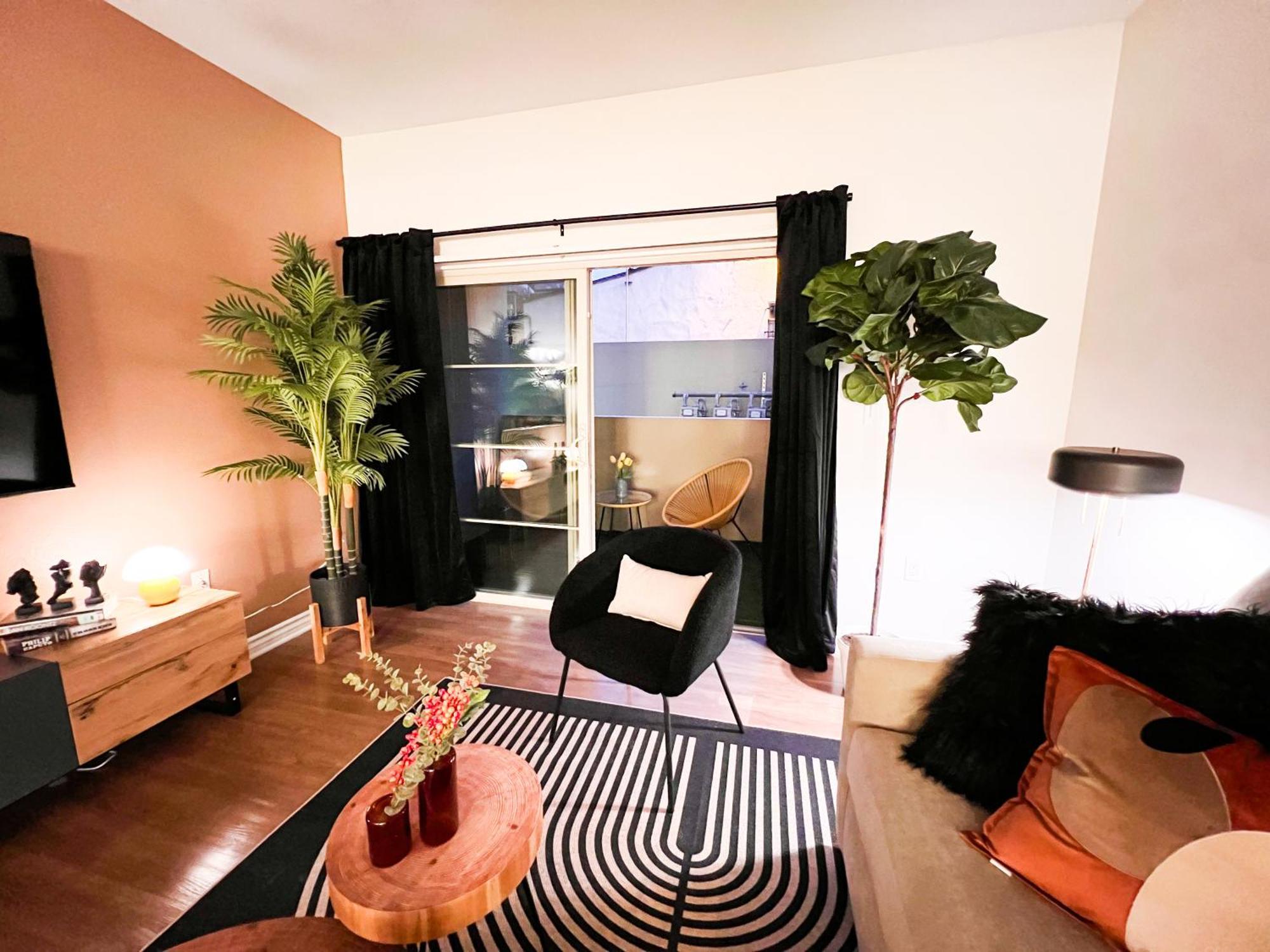 Apartment Beautiful 2 Bd 3 Beds In Heart Of Encino 105 Los Angeles
