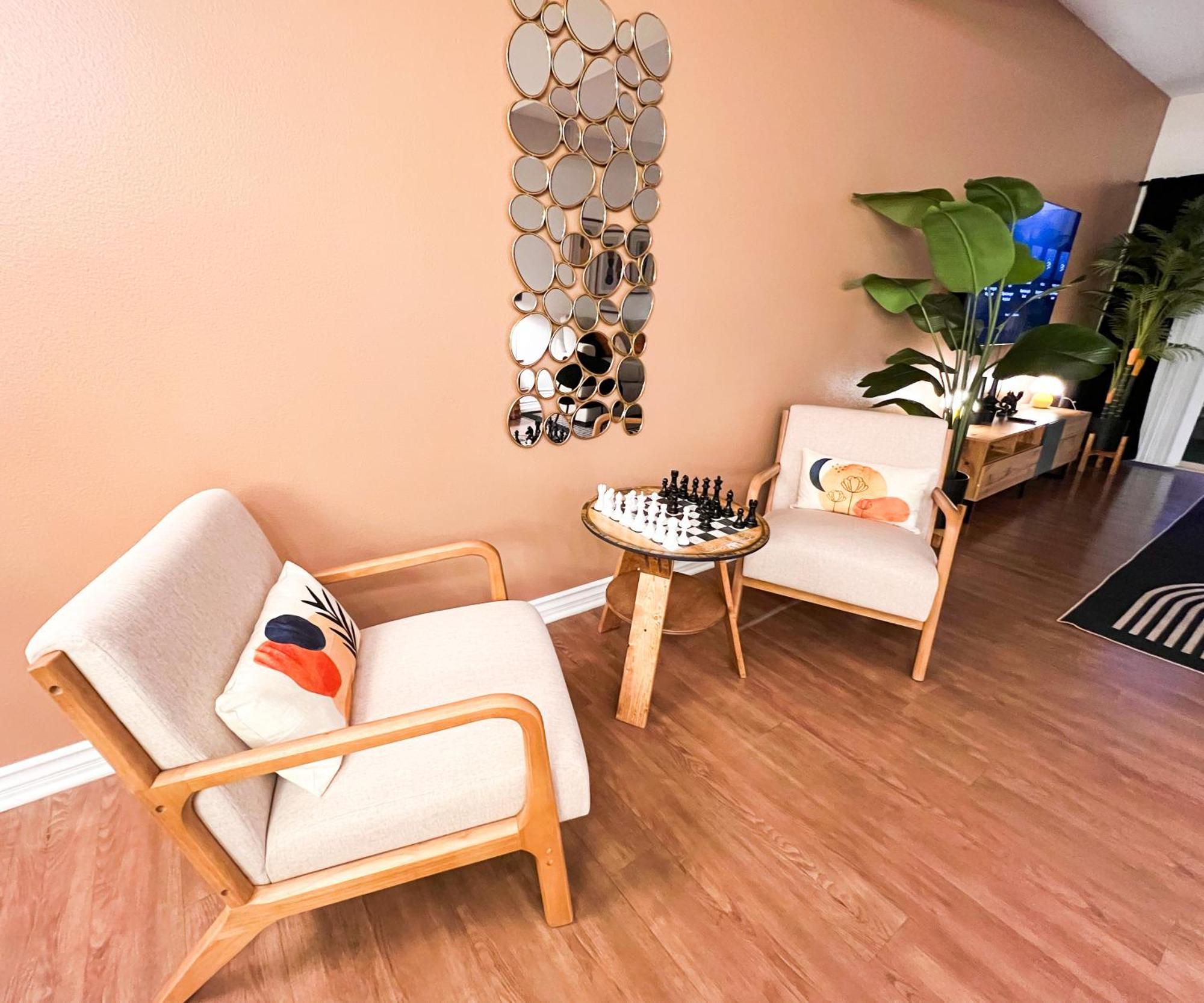 Beautiful 2 Bd 3 Beds In Heart Of Encino 105 Los Angeles
