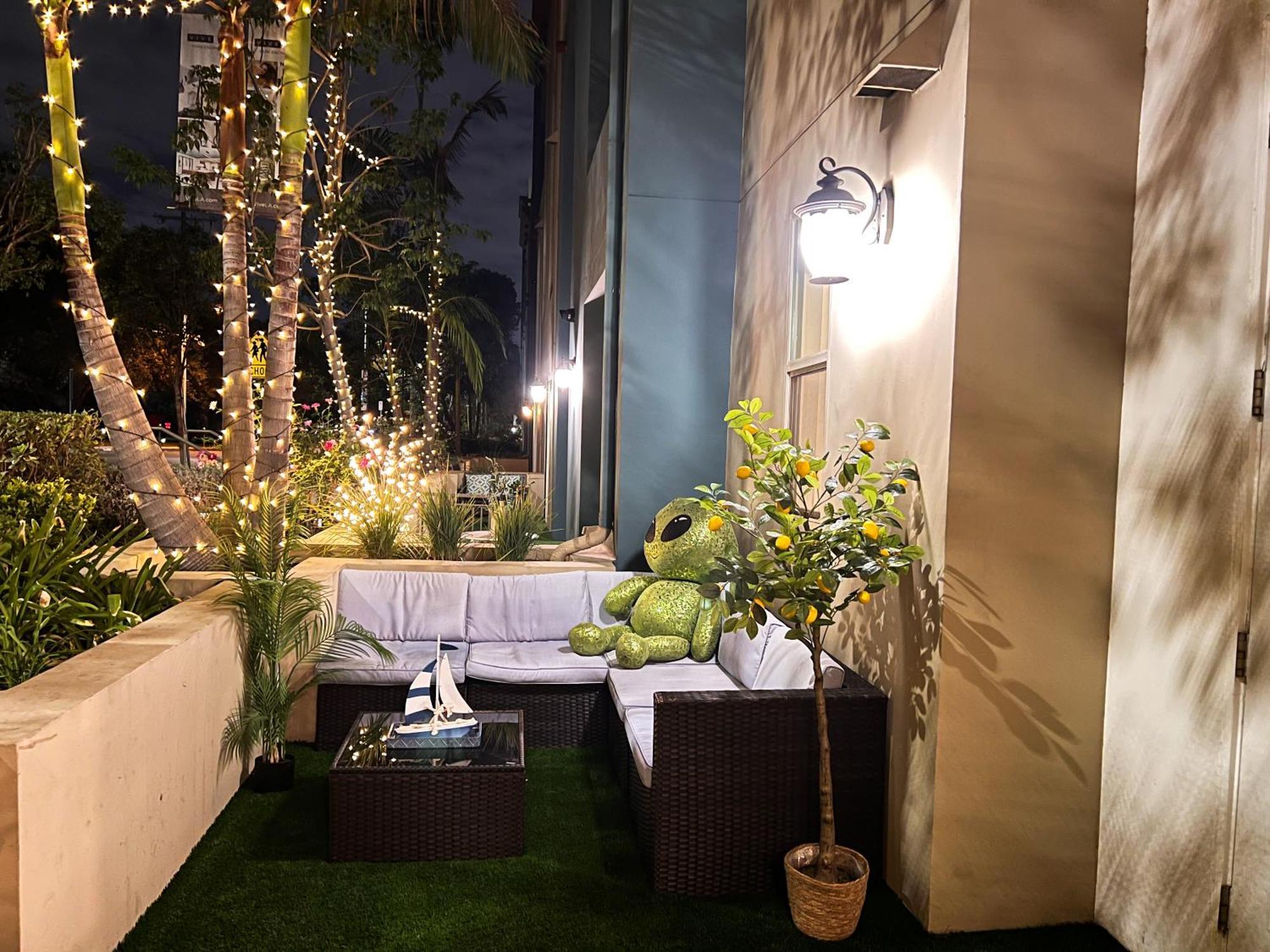 Beautiful 2 Bd 3 Beds In Heart Of Encino 105 Apartment *
