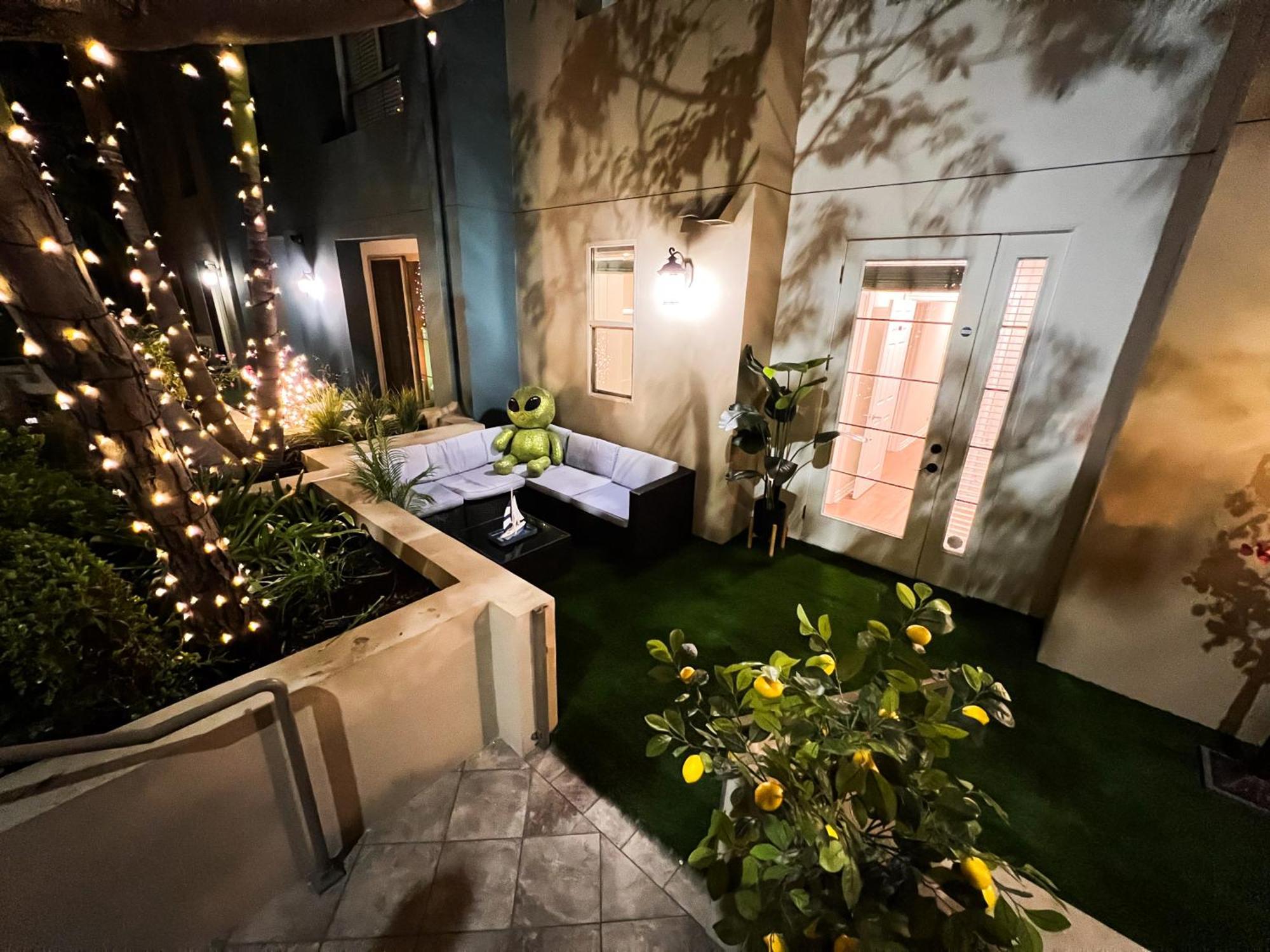 Beautiful 2 Bd 3 Beds In Heart Of Encino 105 * Los Angeles