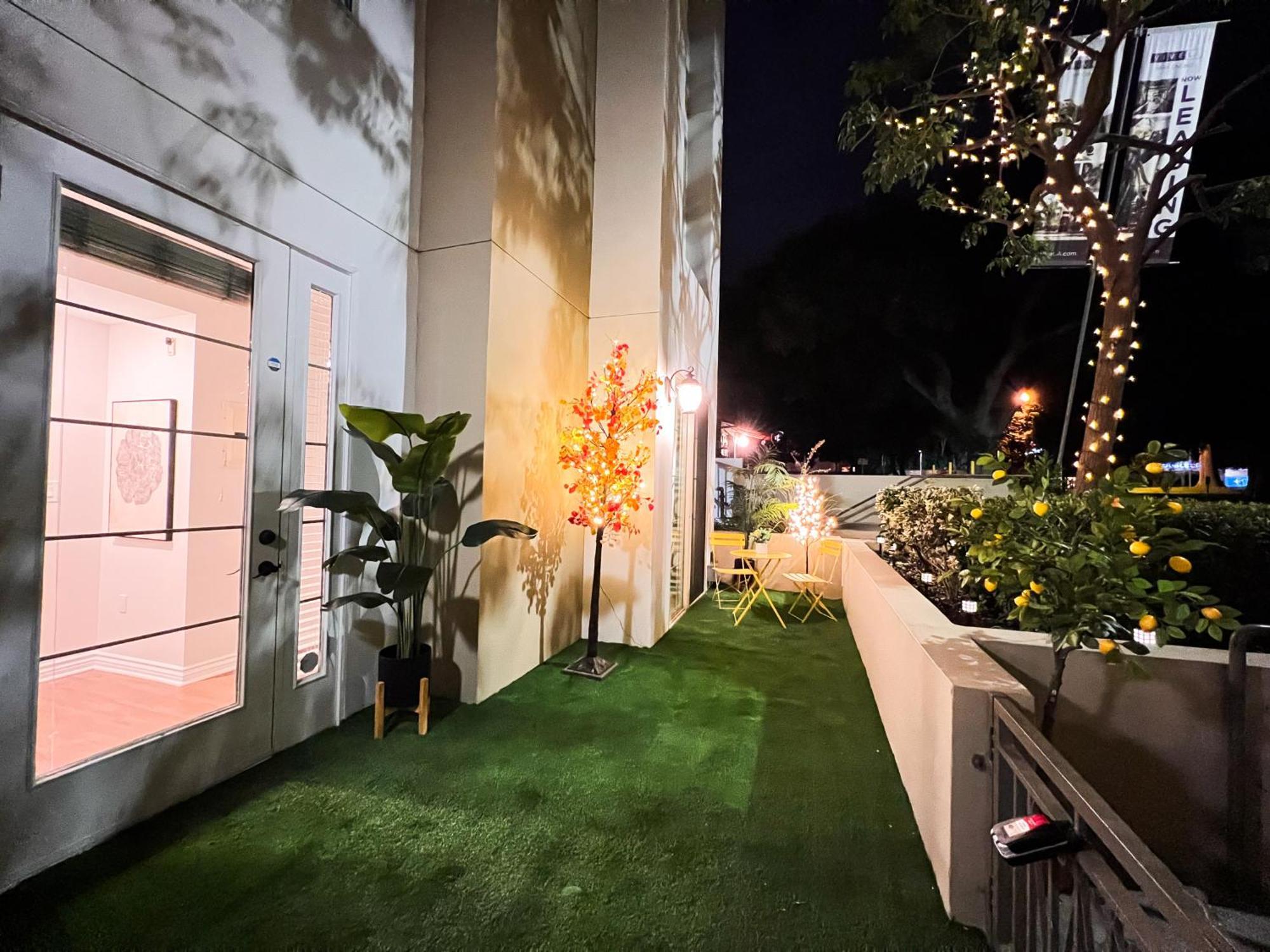 Beautiful 2 Bd 3 Beds In Heart Of Encino 105 Apartment Los Angeles